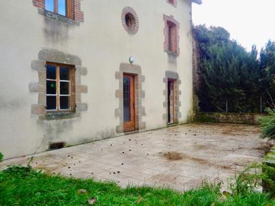 Maison - 180 m² - 6 pièces