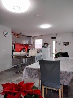 Maison traditionnelle - 80 m² - 4 pièces