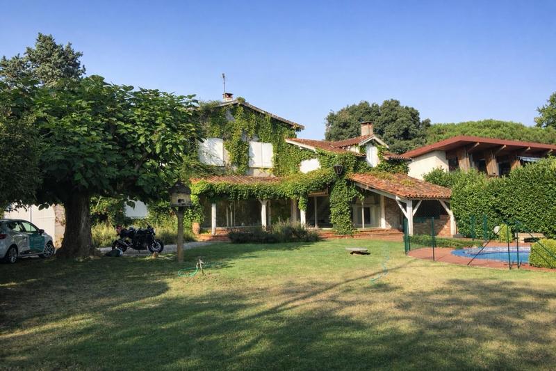 Maison - 219 m² - 6 pièces