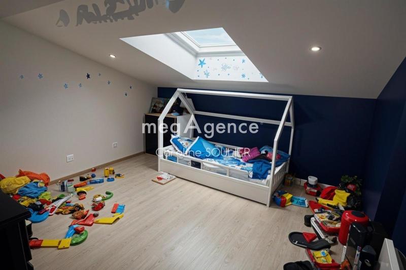 Maison - 111 m² - 6 pièces