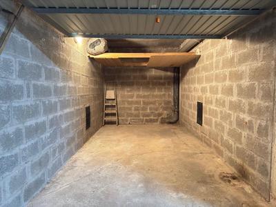 Parking / Garage - 12 m²