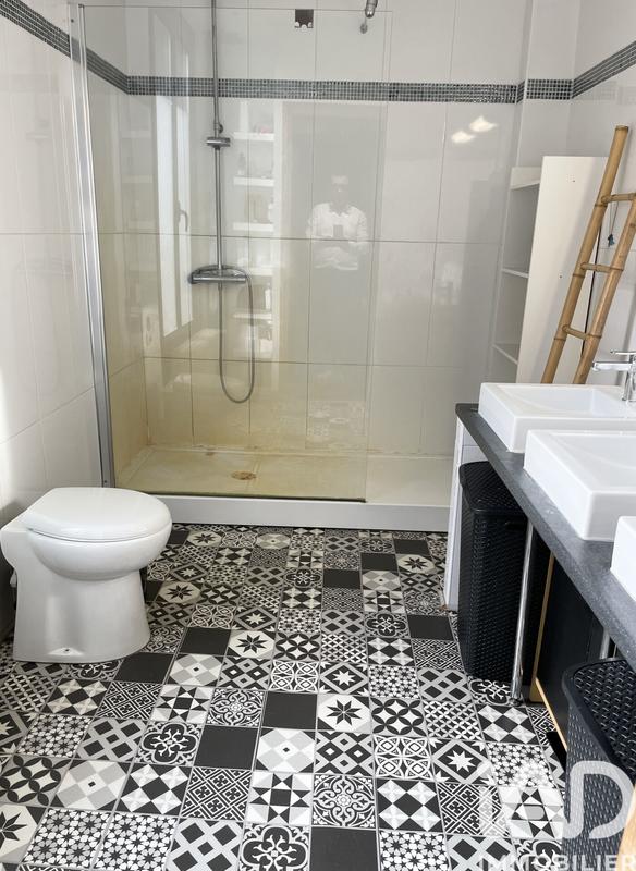 Maison - 379 m² - 10 pièces