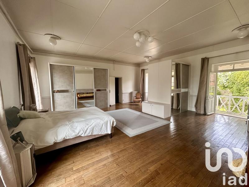 Maison - 235 m² - 7 pièces