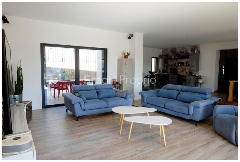 Villa - 225 m² - 9 pièces