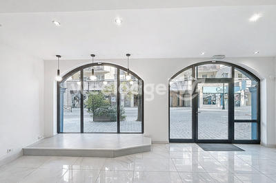 Fonds de commerce - Magasins - 84 m²