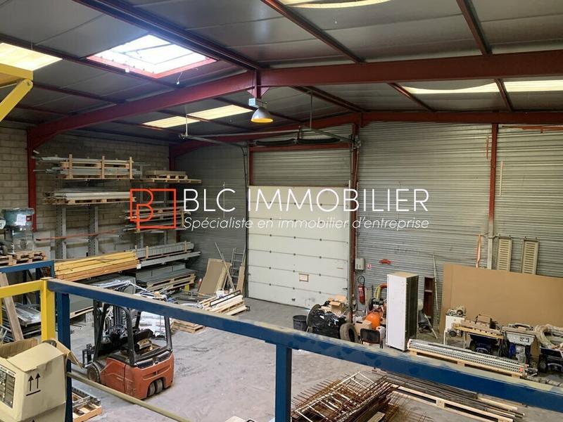 Entrepôt - 1 150 m²