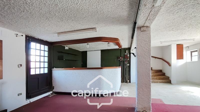 Maison - 335 m² - 20 pièces