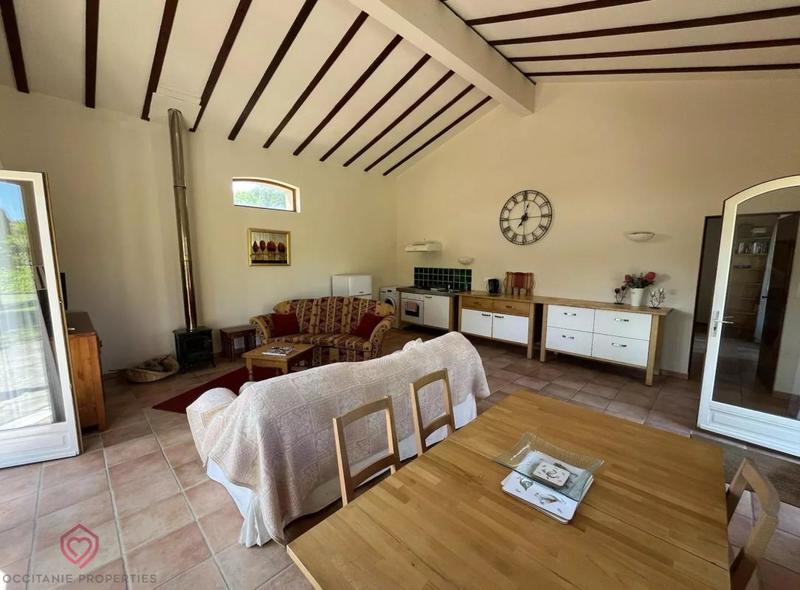 Propriété - 420 m² - 12 pièces