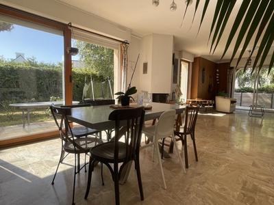 Maison - 190 m² - 8 pièces