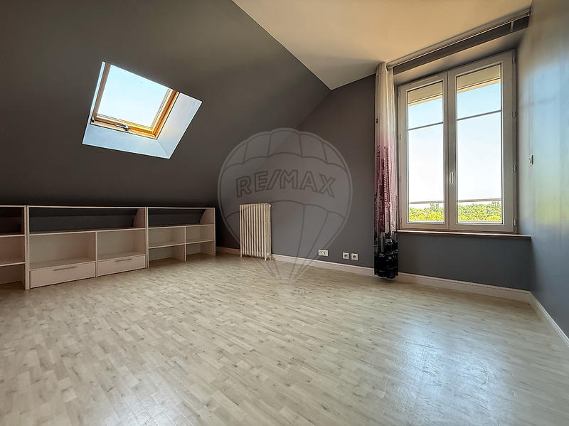 Maison - 105 m² - 6 pièces