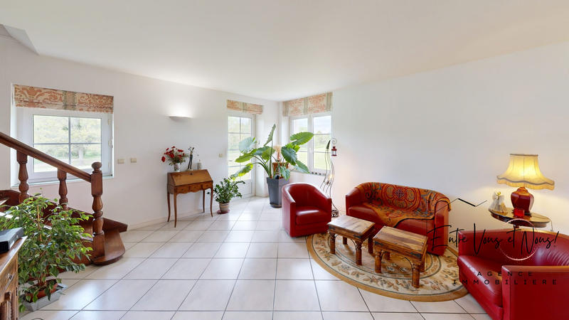 Maison - 376 m² - 9 pièces