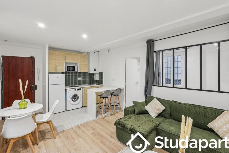 Chambre - 150 m² - 1 pièce