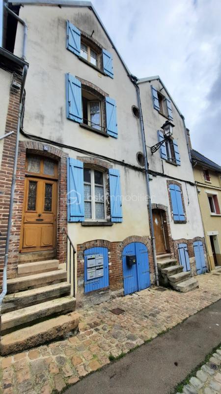 Immeuble - 157 m² - 10 pièces