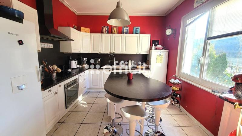 Maison - 157 m² - 7 pièces