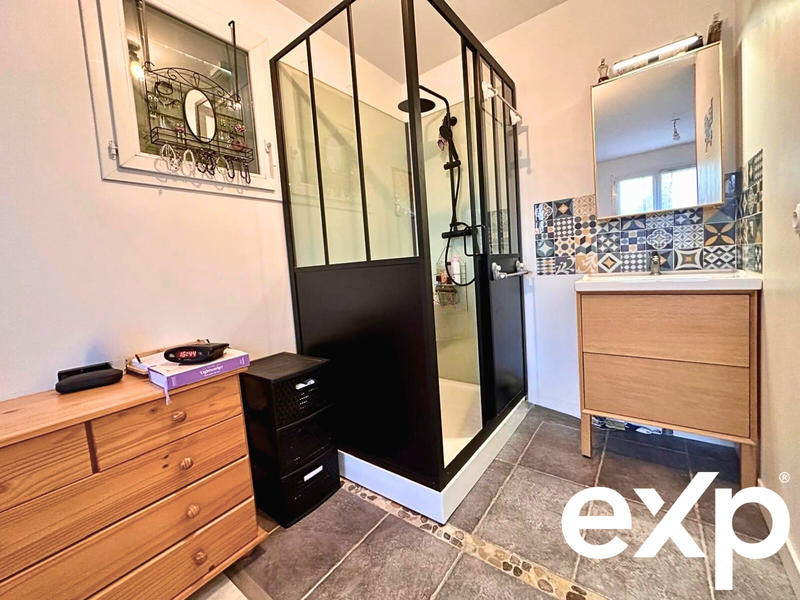 Maison - 170 m² - 9 pièces