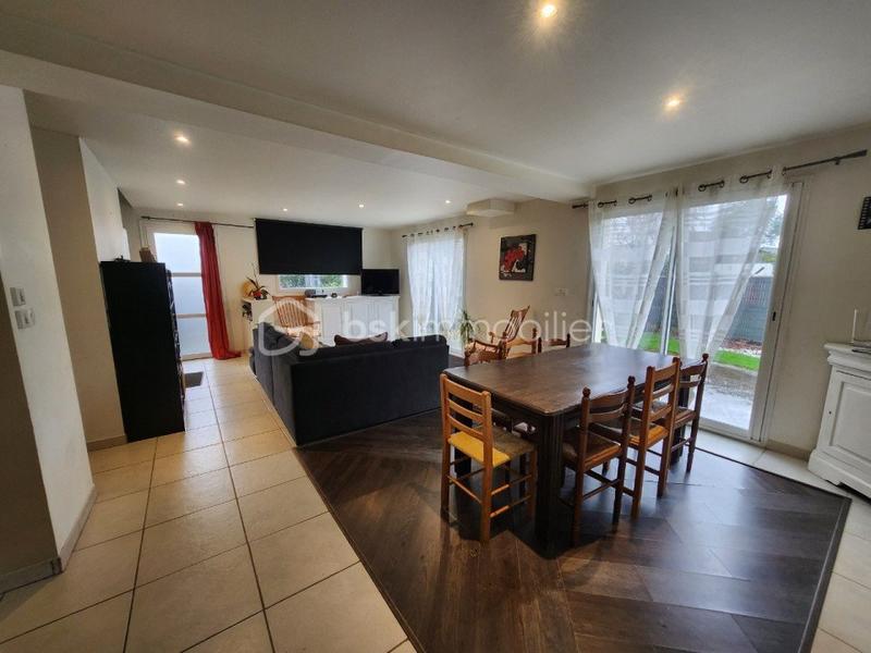 Maison traditionnelle - 142 m² - 7 pièces