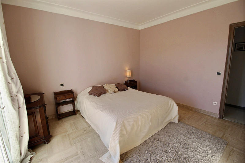 Villa - 390 m² - 5 pièces