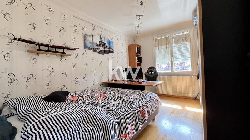 Maison - 95 m² - 5 pièces