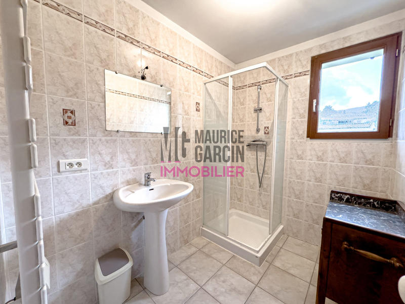 Maison - 200 m² - 9 pièces