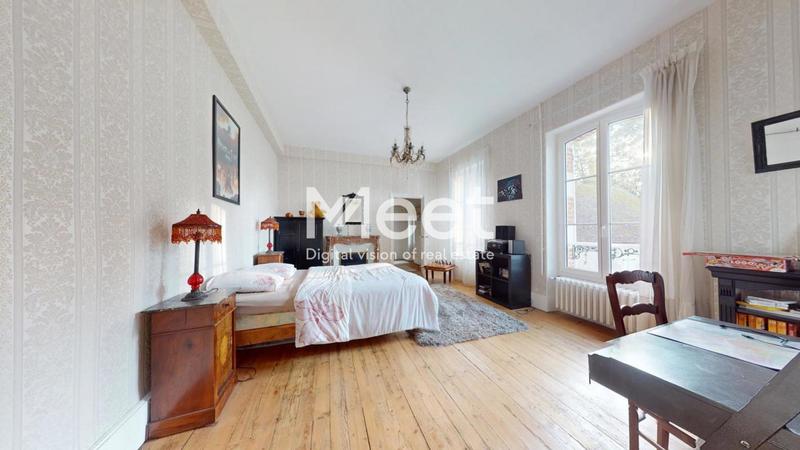 Propriété - 425 m² - 9 pièces