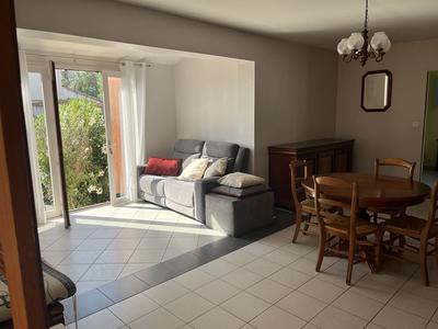 Maison - 98 m² - 5 pièces