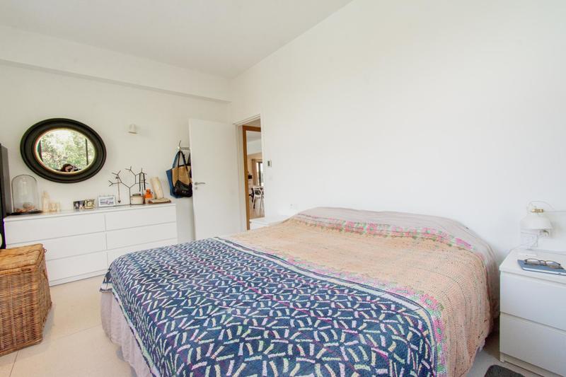 Local commercial - 1 171 m² - 58 pièces