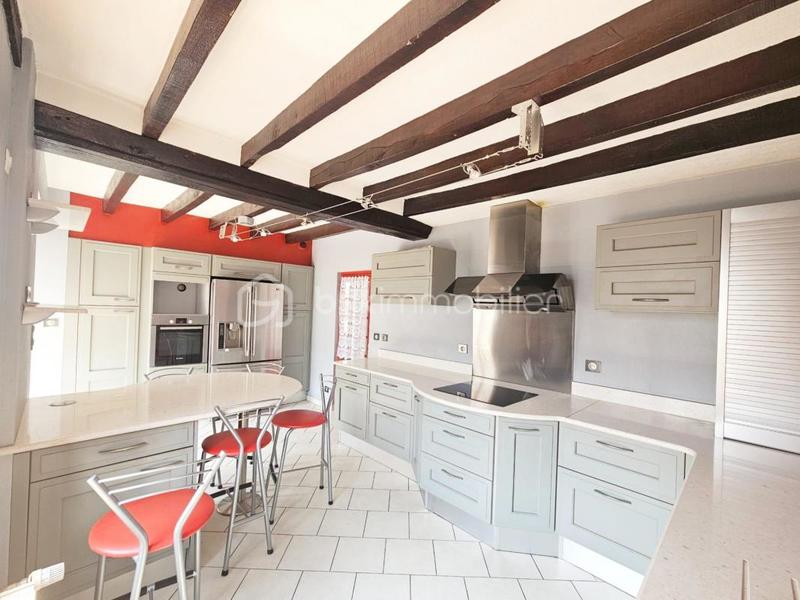 Maison traditionnelle - 196 m² - 5 pièces