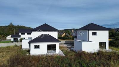 Maison - 105 m² - 5 pièces