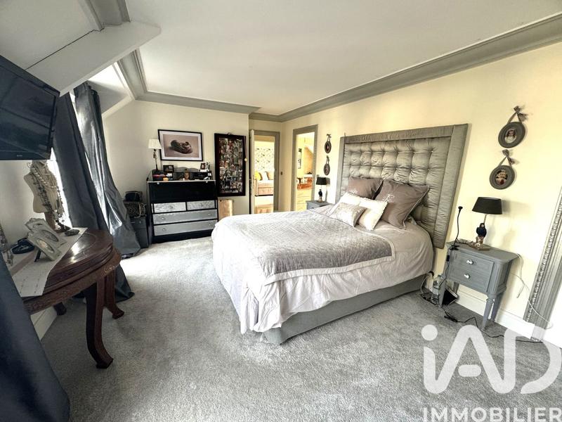 Maison - 180 m² - 5 pièces