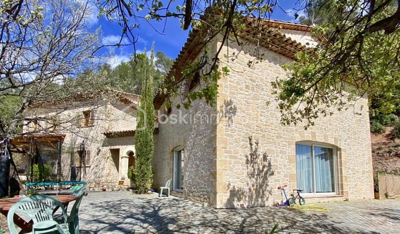 Demeure - 272 m² - 10 pièces