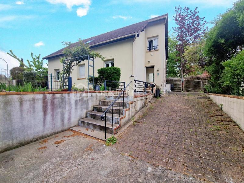 Maison - 131 m² - 6 pièces