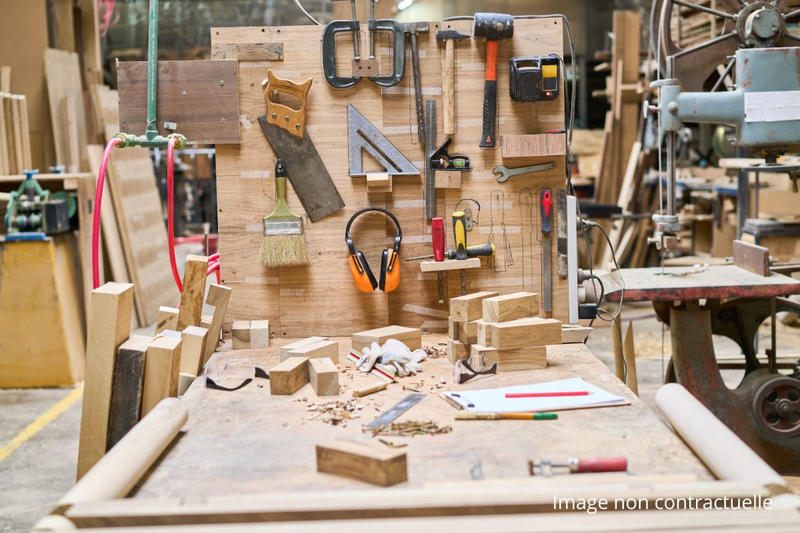 Local d'activités - 935 m²