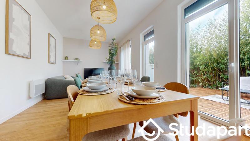 Chambre - 11 m² - 1 pièce