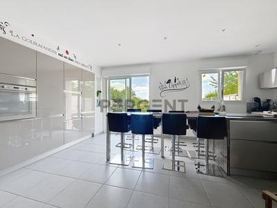 Maison - 84 m² - 4 pièces