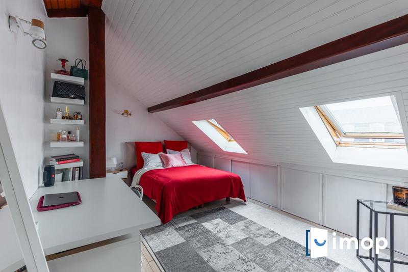 Maison - 220 m² - 8 pièces