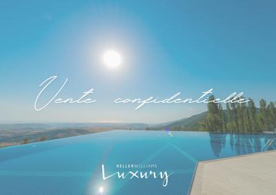 Maison - 300 m² - 8 pièces