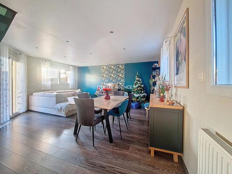 Maison - 90 m² - 5 pièces