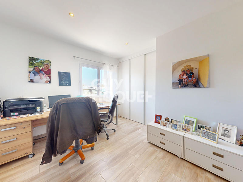 Maison - 268 m² - 9 pièces