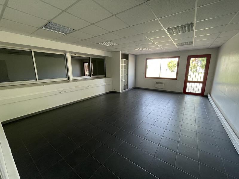 Bureau - 572 m²
