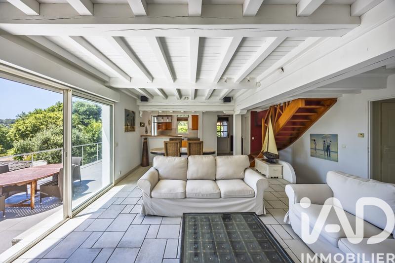 Maison - 203 m² - 6 pièces