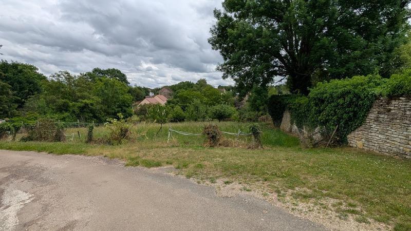 Terrain constructible - 1 228 m²