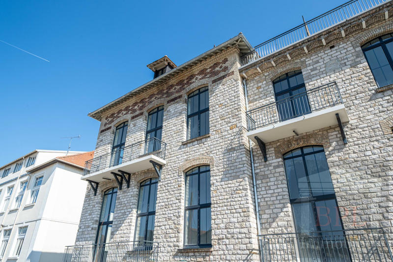 Appartement - 90 m² - 3 pièces