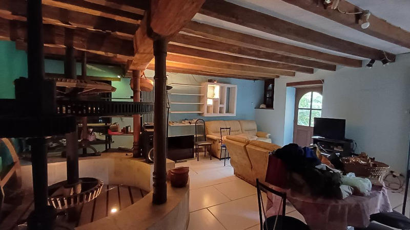 Maison - 240 m² - 7 pièces