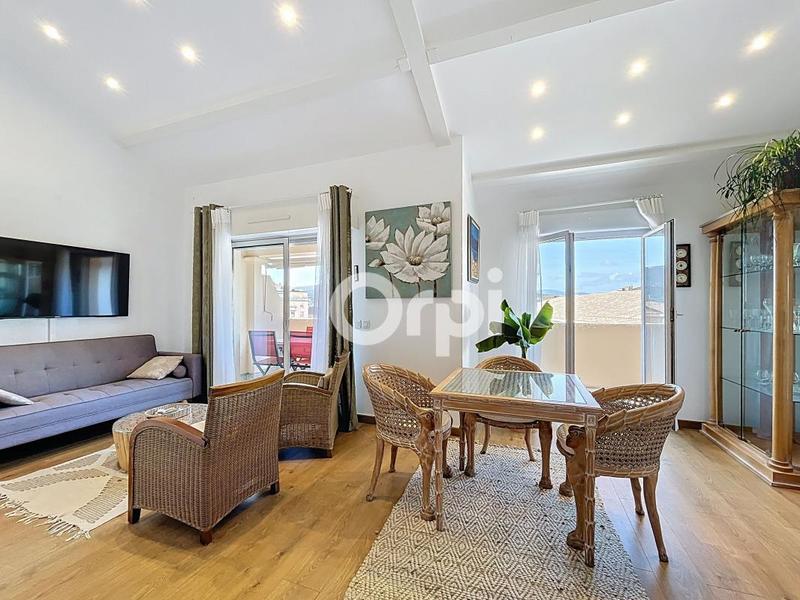 Appartement - 75 m² - 3 pièces