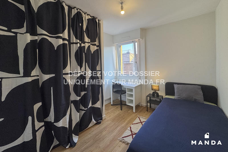 Chambre - 9 m² - 6 pièces