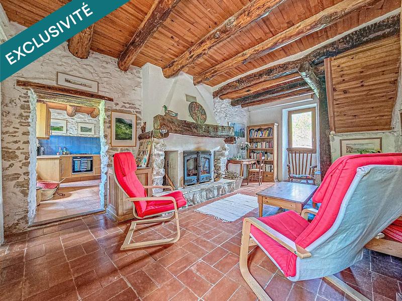 Propriété - 249 m² - 8 pièces