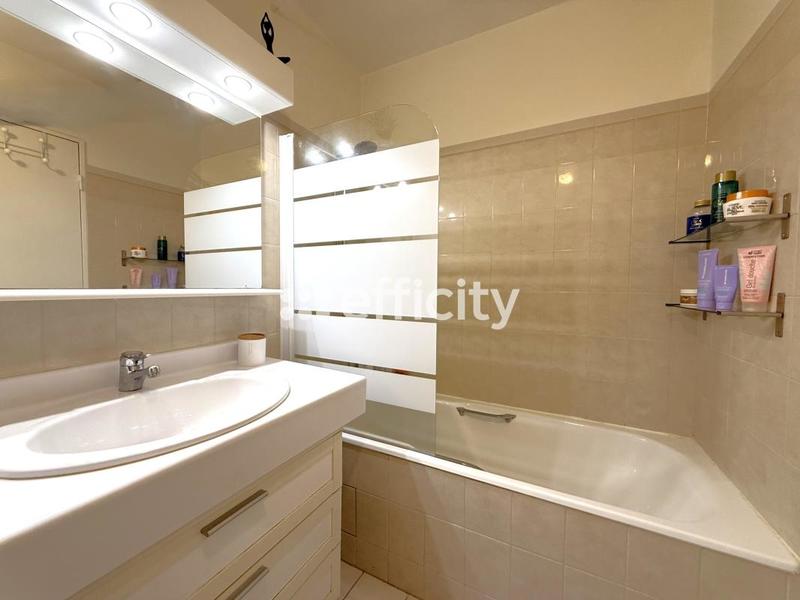 Appartement - 79 m² - 3 pièces