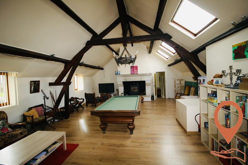 Maison traditionnelle - 575 m² - 16 pièces