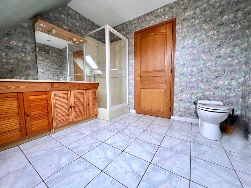 Maison - 185 m² - 8 pièces