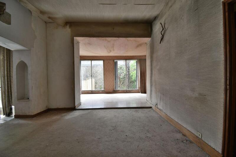 Maison - 210 m² - 13 pièces